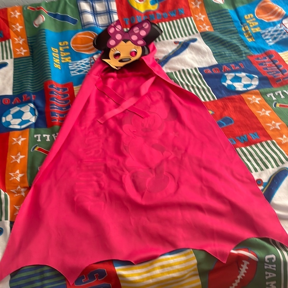 - Minnie Mouse cap